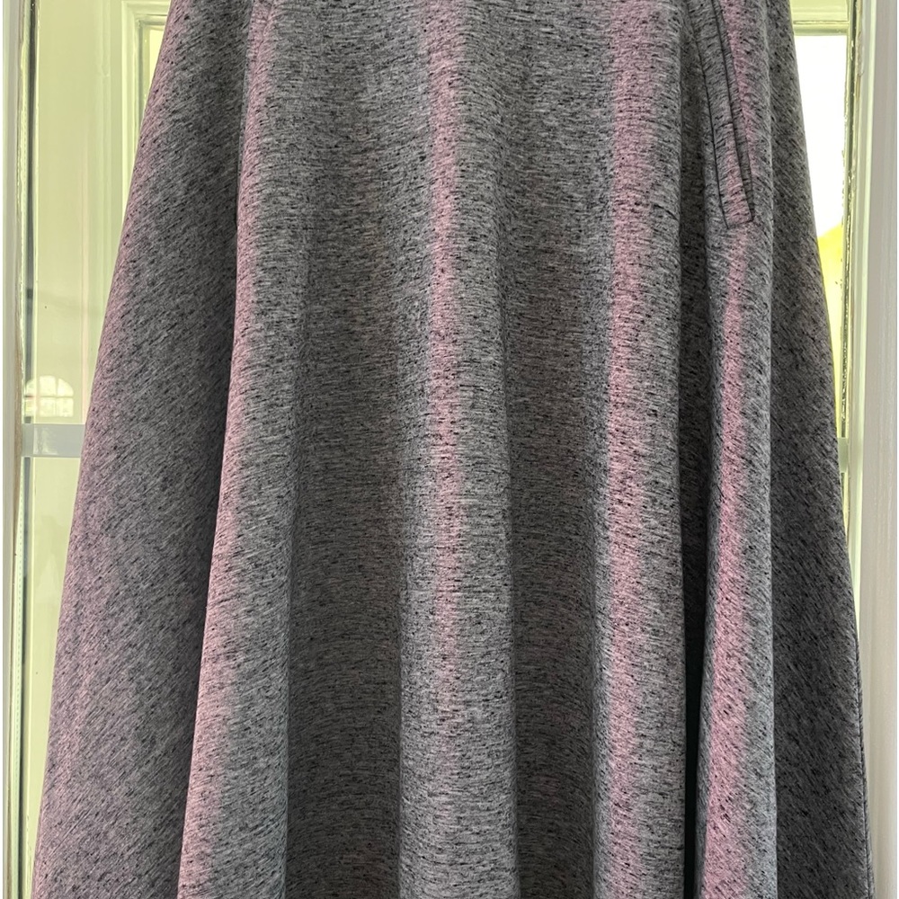 Gray skirt with back zipper and two front pockets